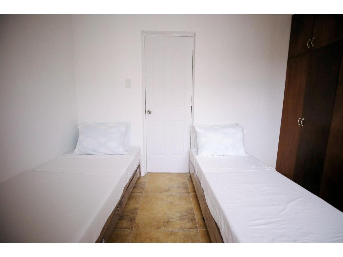 באקולוד Oyo 789 Abn Residences מראה חיצוני תמונה